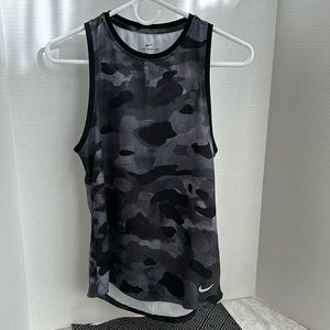 Nike Dri-fit tee size S